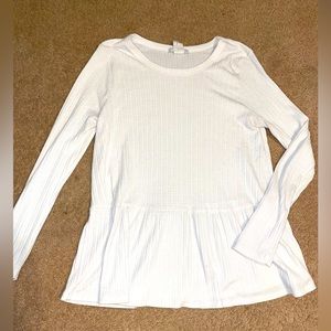 White long sleeve knitted top